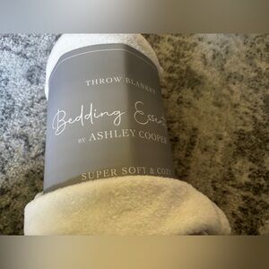 Bedding Essentials by Ashley Cooper Throw Blanket Ivory Super Soft Size: 50x60